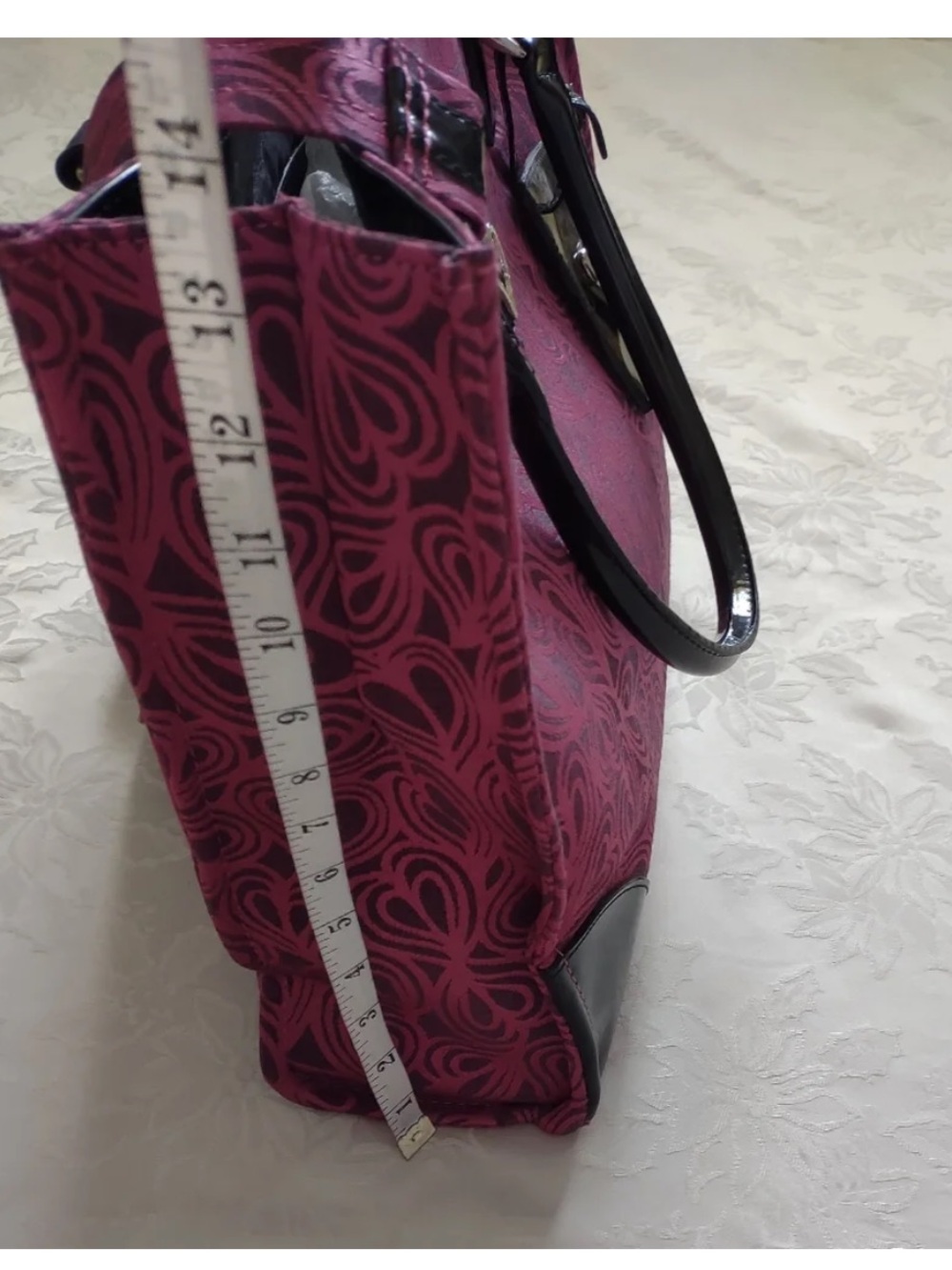 Diane Von Furstenberg Heart Emblem Pink Large Travel Bag with Black Trim - Picture 6 of 8